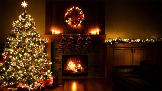 Christmas Room with Fireplace screensaver 1