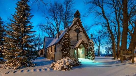 Church in a Winter Landscape screensaver 1